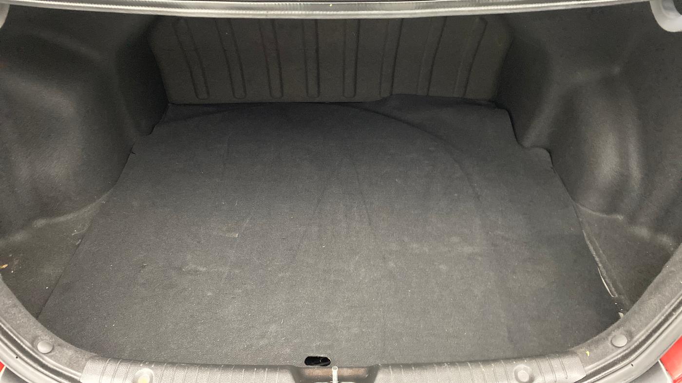 2013 Hyundai Verna FLUIDIC 1.6 SX VTVT, Petrol, Manual, 52,704 km, Boot Inside