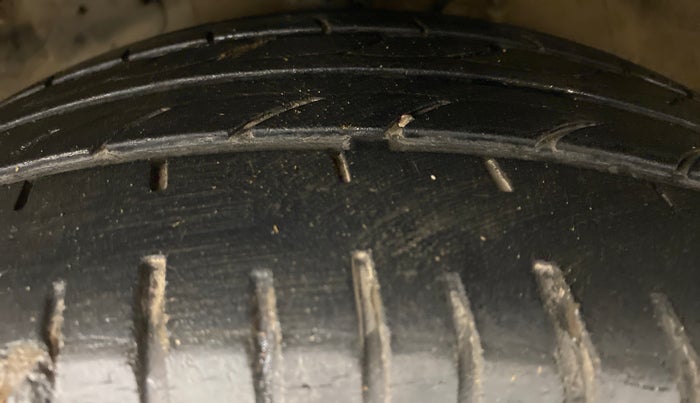 2013 Hyundai Verna FLUIDIC 1.6 SX VTVT, Petrol, Manual, 52,704 km, Left Front Tyre Tread