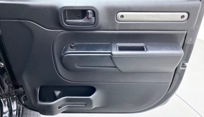 2021 Mahindra Thar LX PETROL AT 4WD, Petrol, Automatic, 9,761 km, Driver Side Door Panels Control