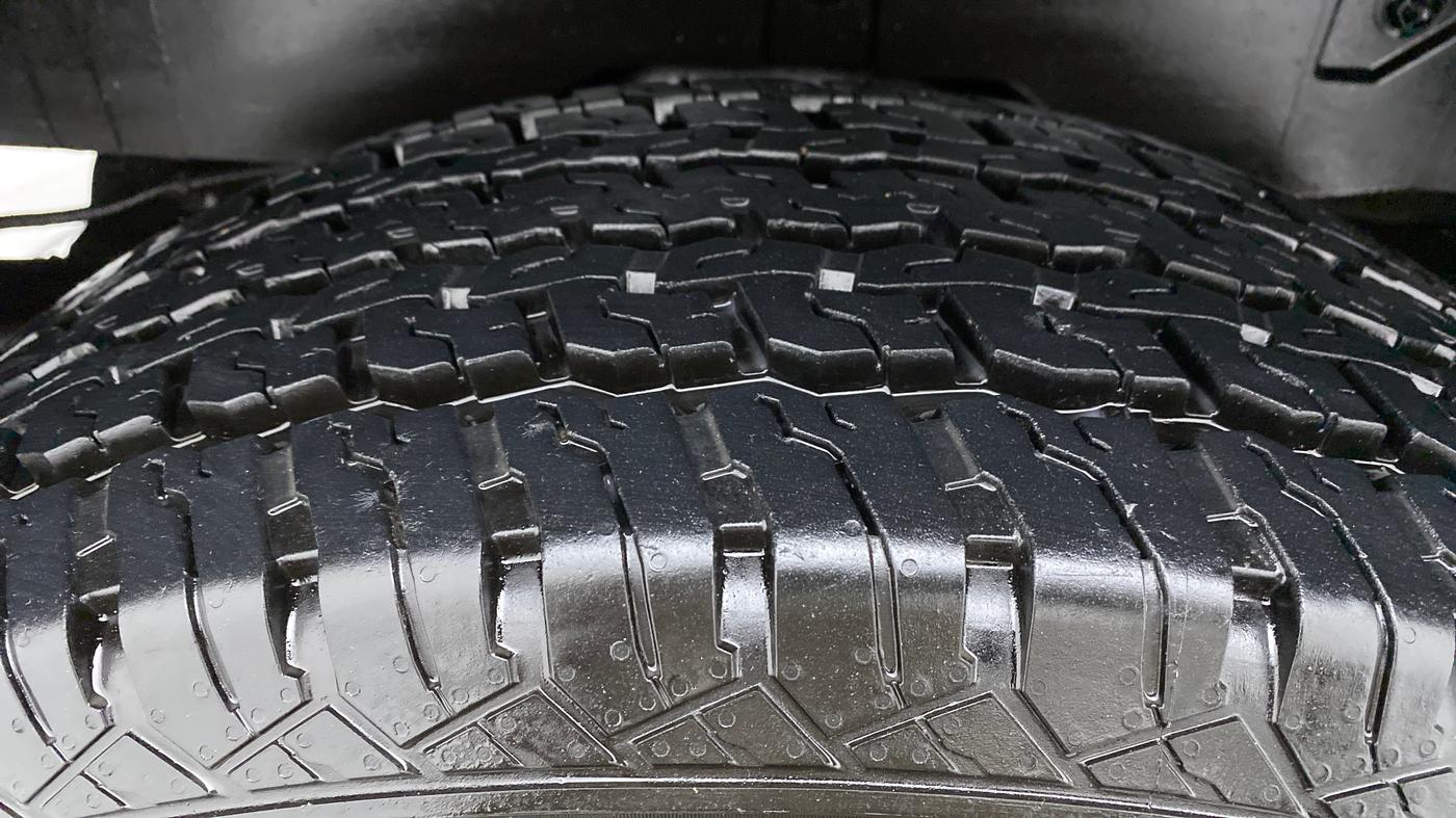 2021 Mahindra Thar LX PETROL AT 4WD, Petrol, Automatic, 9,761 km, Right Rear Tyre Tread