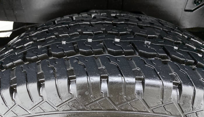 2021 Mahindra Thar LX PETROL AT 4WD, Petrol, Automatic, 9,761 km, Right Rear Tyre Tread