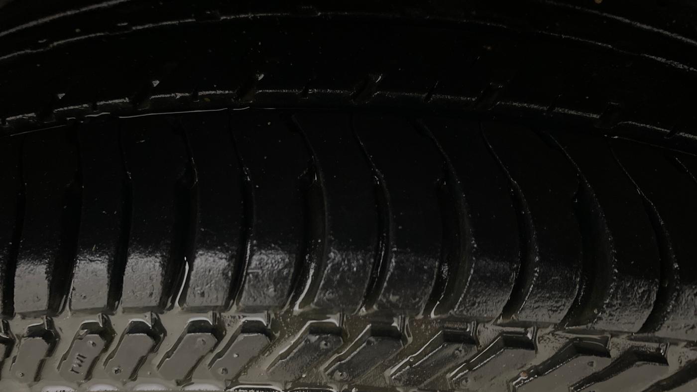 2015 Ford New Figo TREND 1.2 PETROL, Petrol, Manual, 35,120 km, Left Rear Tyre Tread