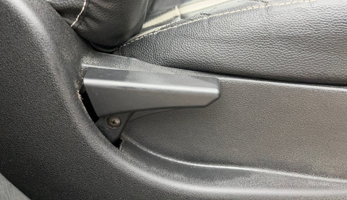 2019 Tata NEXON XM PETROL, Petrol, Manual, 75,193 km, Driver Side Adjustment Panel