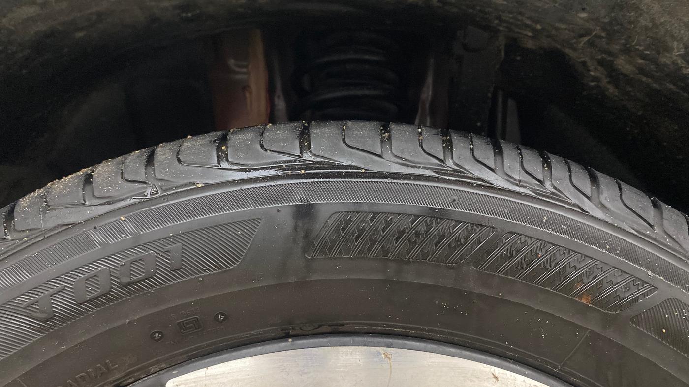 2022 Nissan MAGNITE XV PREMIUM TURBO CVT, Petrol, Automatic, 19,740 km, Left Front Tyre Tread