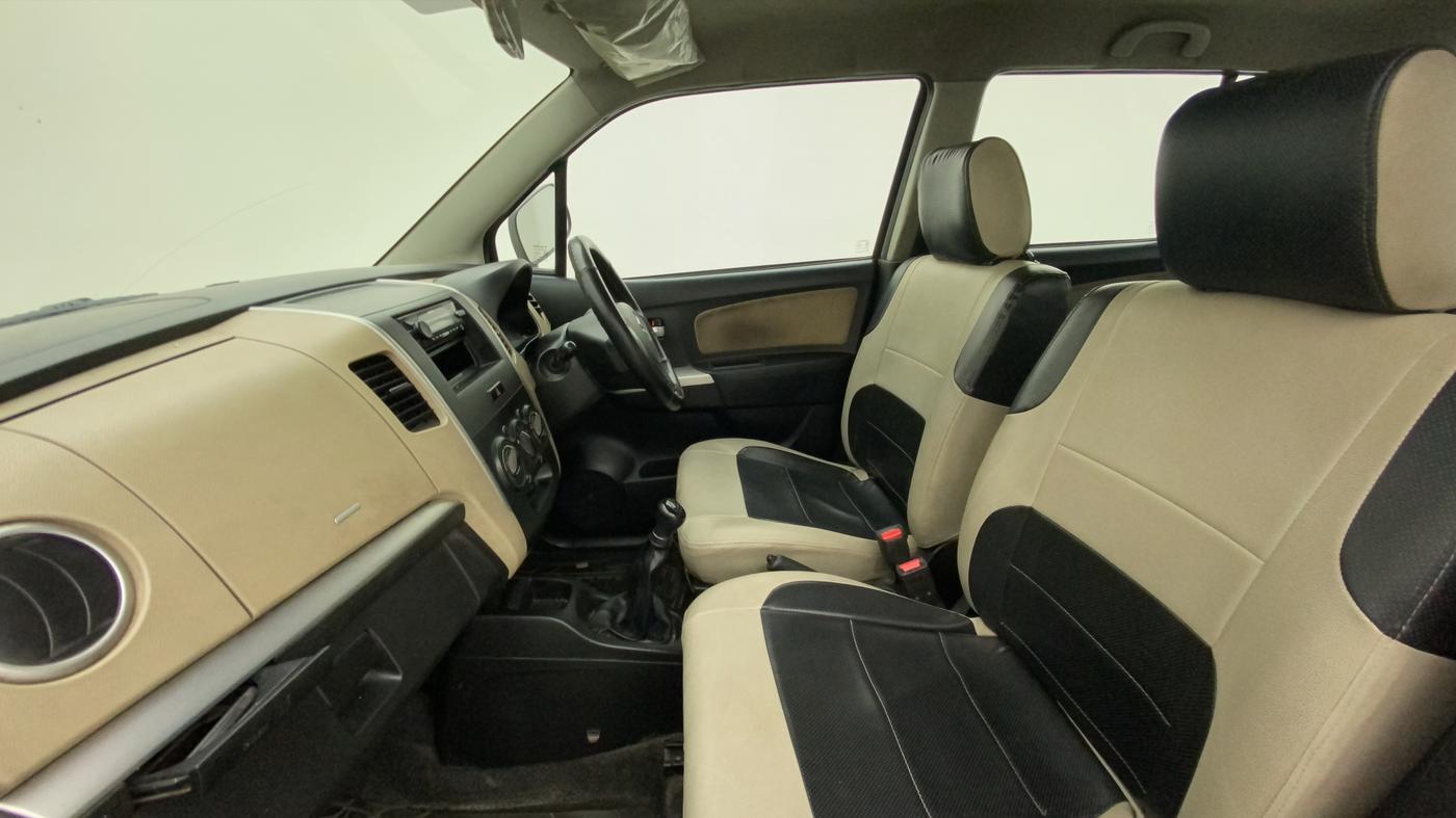 2017 Maruti Wagon R 1.0 LXI, Petrol, Manual, 79,416 km, Right Side Front Door Cabin