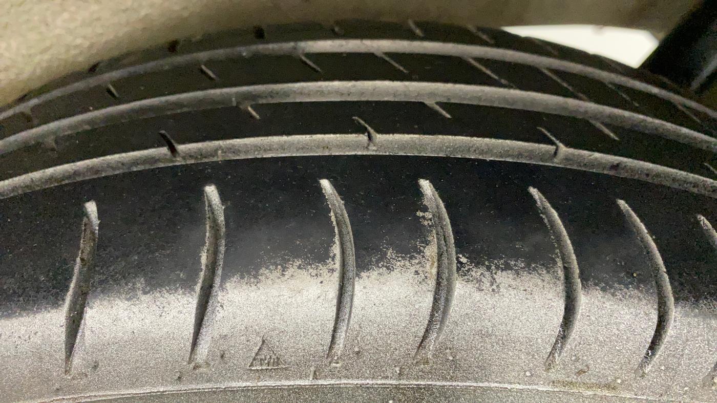 2017 Maruti Wagon R 1.0 LXI, Petrol, Manual, 79,416 km, Left Rear Tyre Tread