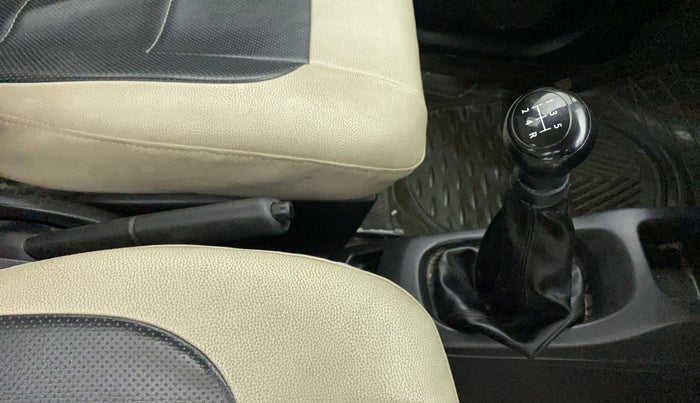 2017 Maruti Wagon R 1.0 LXI, Petrol, Manual, 79,416 km, Gear Lever