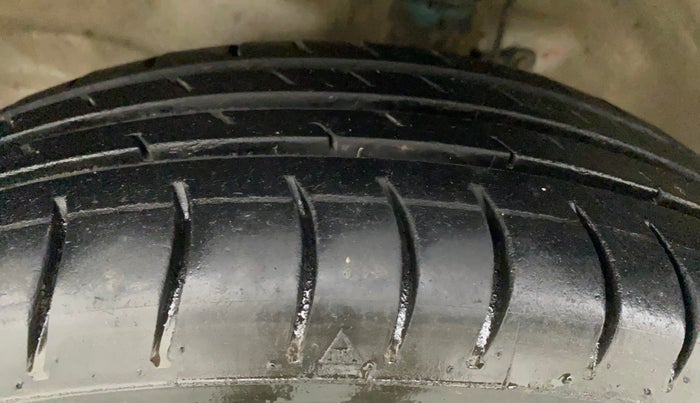 2017 Maruti Wagon R 1.0 LXI, Petrol, Manual, 79,416 km, Left Front Tyre Tread