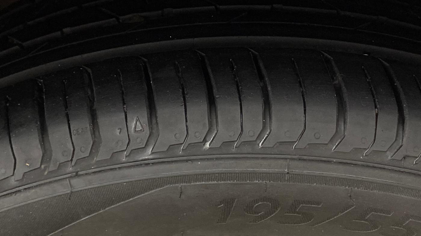 2017 Hyundai i20 Active 1.2 SX, Petrol, Manual, 1,39,100 km, Right Front Tyre Tread