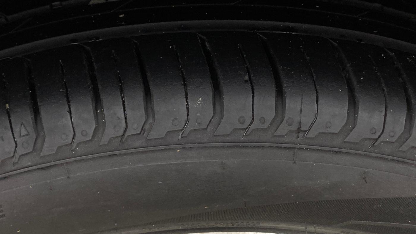 2017 Hyundai i20 Active 1.2 SX, Petrol, Manual, 1,39,100 km, Right Rear Tyre Tread