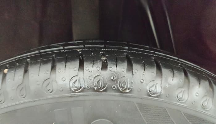 2020 Renault Kwid RXT 1.0 (O), Petrol, Manual, 16,291 km, Right Rear Tyre Tread