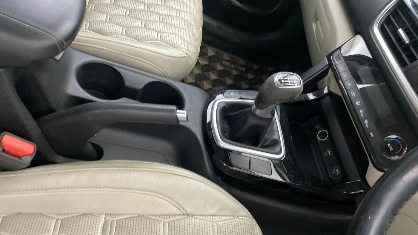 2019 KIA SELTOS HTX 1.5 PETROL, Petrol, Manual, 1,03,374 km, Gear Lever