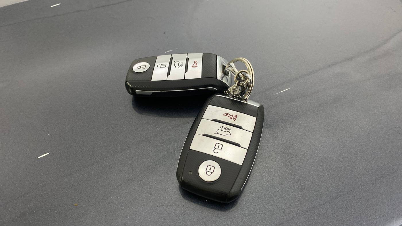 2019 KIA SELTOS HTX 1.5 PETROL, Petrol, Manual, 1,03,374 km, Key Close Up