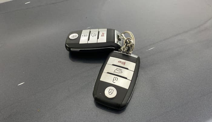 2019 KIA SELTOS HTX 1.5 PETROL, Petrol, Manual, 1,03,568 km, Key Close Up
