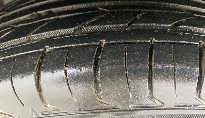 2019 Maruti Dzire VXI AMT, Petrol, Automatic, 53,769 km, Left Front Tyre Tread