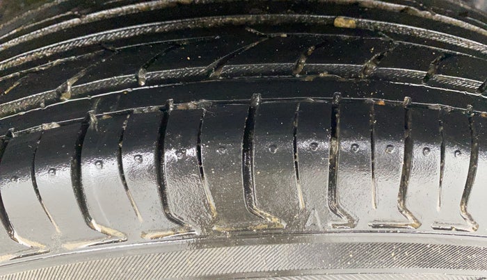 2019 Maruti Dzire VXI AMT, Petrol, Automatic, 53,769 km, Left Rear Tyre Tread