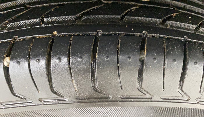 2019 Maruti Dzire VXI AMT, Petrol, Automatic, 53,769 km, Right Front Tyre Tread