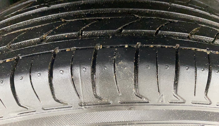 2019 Maruti Dzire VXI AMT, Petrol, Automatic, 53,769 km, Right Rear Tyre Tread