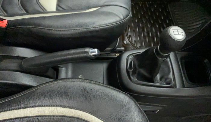 2017 Maruti Swift VXI, Petrol, Manual, 14,097 km, Gear Lever