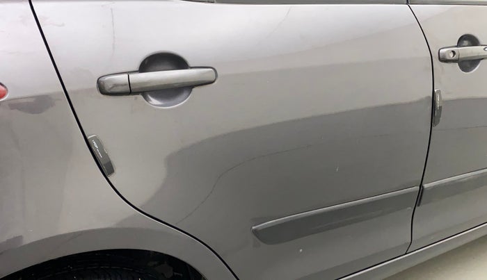 2017 Maruti Swift VXI, Petrol, Manual, 14,097 km, Right rear door - Slightly dented