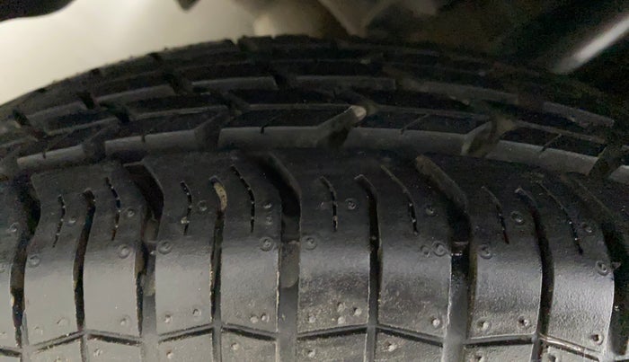 2017 Maruti Swift VXI, Petrol, Manual, 14,097 km, Right Rear Tyre Tread