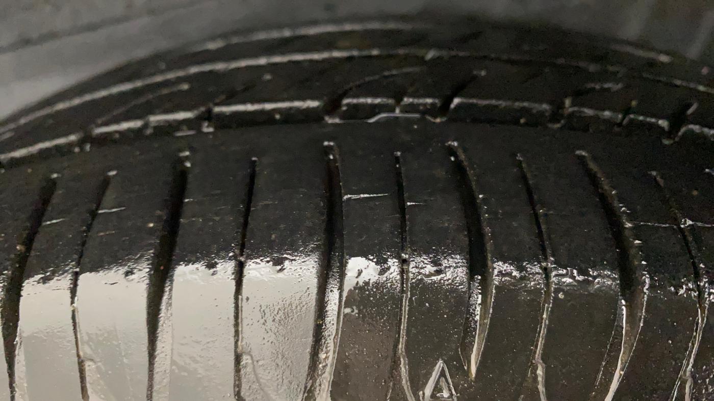 2011 Maruti Wagon R 1.0 VXI, Petrol, Manual, 57,488 km, Left Rear Tyre Tread