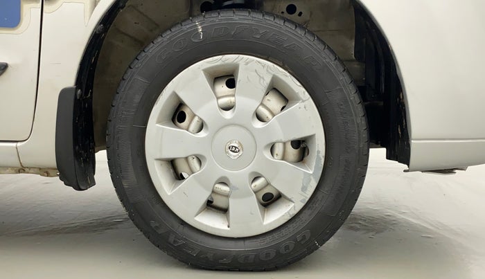 2011 Maruti Wagon R 1.0 LXI CNG, CNG, Manual, 49,855 km, Right Front Wheel