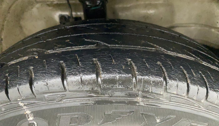 2011 Maruti Wagon R 1.0 LXI CNG, CNG, Manual, 49,855 km, Right Front Tyre Tread