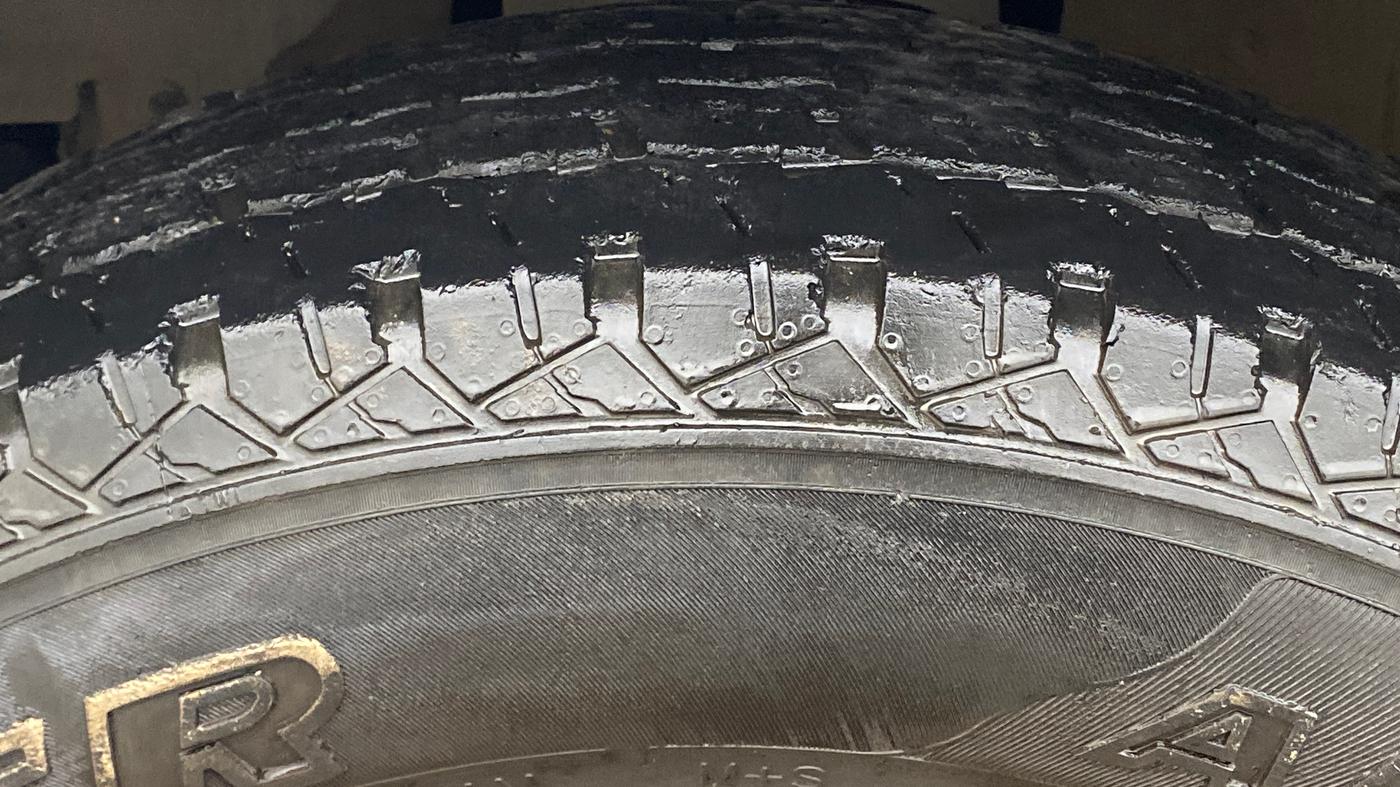 2021 Mahindra Thar LX PETROL HT 4WD AT, Petrol, Automatic, 19,791 km, Left Front Tyre Tread