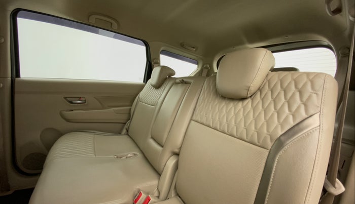 2019 Maruti Ertiga ZXI SMART HYBRID AT, Petrol, Automatic, 34,752 km, Right Side Rear Door Cabin