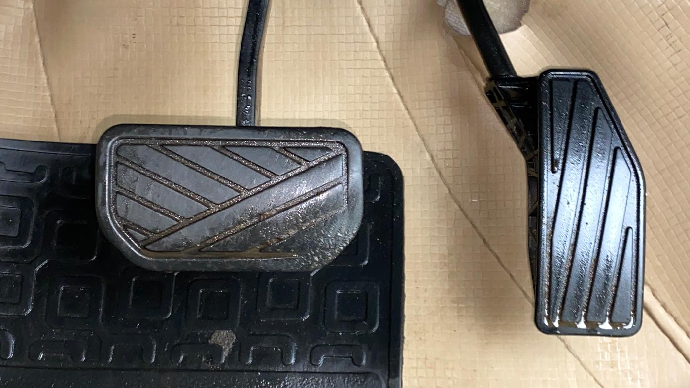 2019 Maruti Ertiga ZXI SMART HYBRID AT, Petrol, Automatic, 34,752 km, Pedals