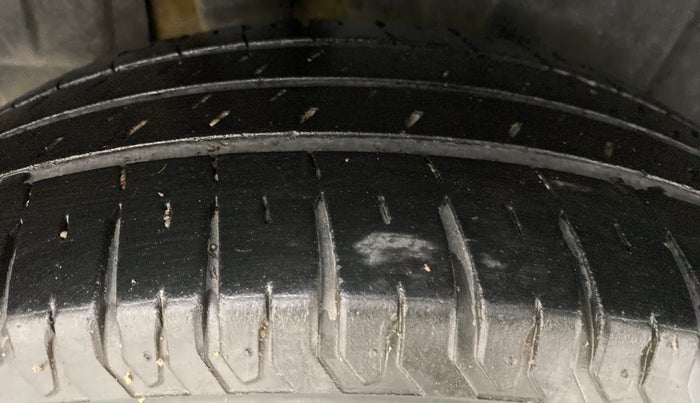 2019 Maruti Ertiga ZXI SMART HYBRID AT, Petrol, Automatic, 34,752 km, Right Rear Tyre Tread