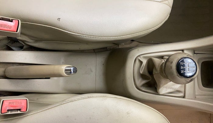 2013 Maruti Ertiga ZDI, Diesel, Manual, 1,21,628 km, Gear Lever