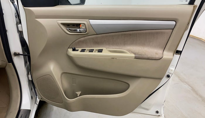 2013 Maruti Ertiga ZDI, Diesel, Manual, 1,21,628 km, Driver Side Door Panels Control