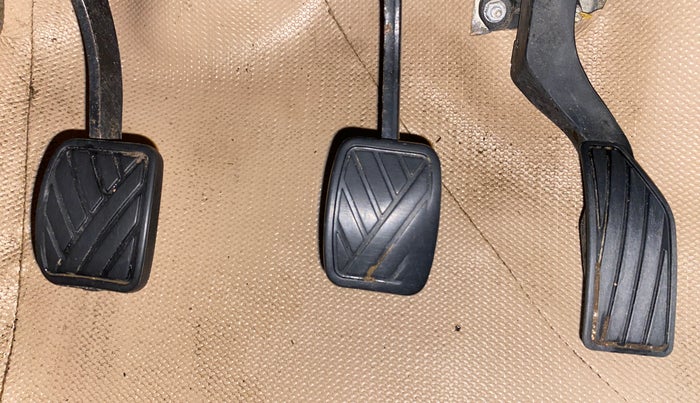 2013 Maruti Ertiga ZDI, Diesel, Manual, 1,21,628 km, Pedals