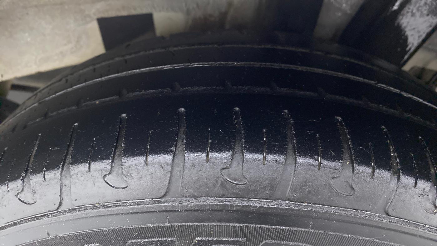 2018 Hyundai Grand i10 MAGNA AT 1.2 KAPPA VTVT, Petrol, Automatic, 37,383 km, Left Rear Tyre Tread