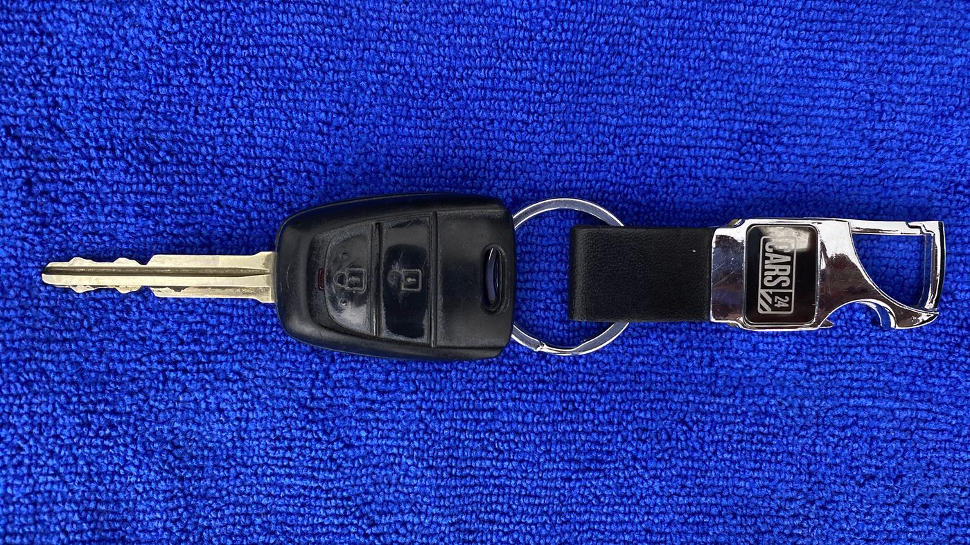 2018 Hyundai Grand i10 MAGNA AT 1.2 KAPPA VTVT, Petrol, Automatic, 37,383 km, Key Close Up