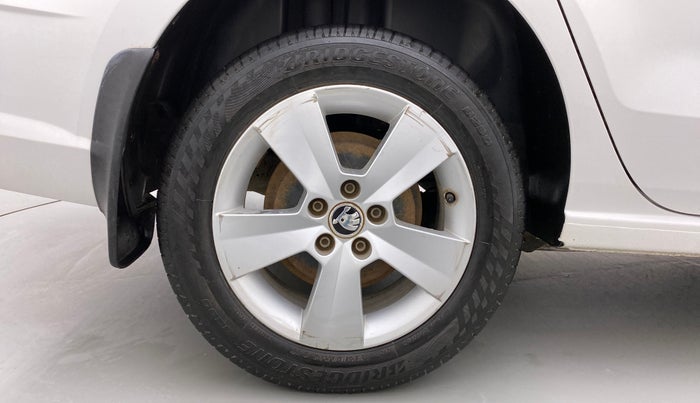 2017 Skoda Rapid AMBITION 1.5 TDI, Diesel, Manual, 63,702 km, Right Rear Wheel