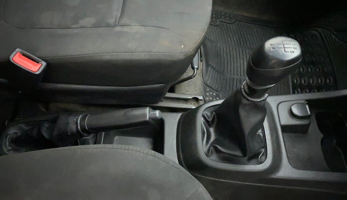 2018 Renault Kwid RXL, CNG, Manual, 47,435 km, Gear Lever