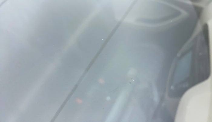 2017 Hyundai Elite i20 ASTA 1.2, Petrol, Manual, 38,701 km, Front windshield - Minor spot on windshield