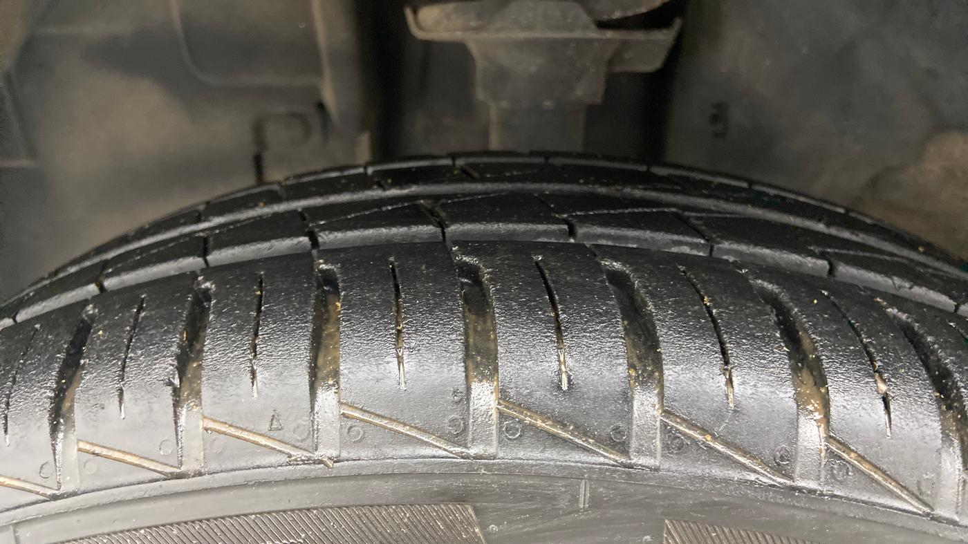 2022 Renault Kwid CLIMBER MT 1.0, Petrol, Manual, 18,233 km, Left Front Tyre Tread