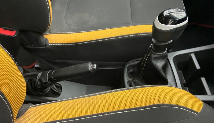 2022 Renault Kwid CLIMBER MT 1.0, Petrol, Manual, 18,233 km, Gear Lever