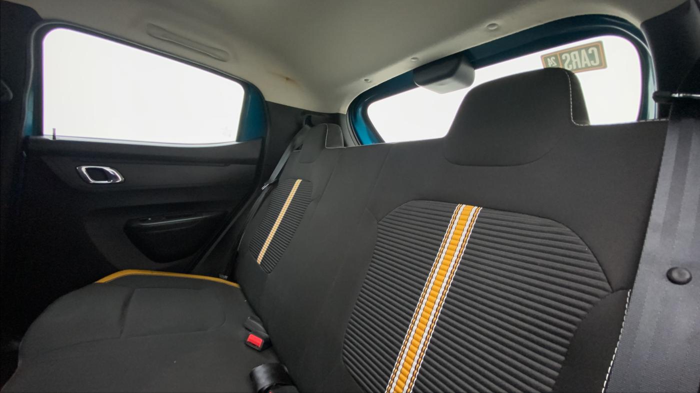 2022 Renault Kwid CLIMBER MT 1.0, Petrol, Manual, 18,233 km, Right Side Rear Door Cabin