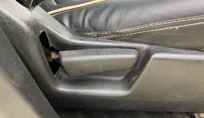 2019 Maruti Alto VXI, Petrol, Manual, 78,227 km, Driver Side Adjustment Panel