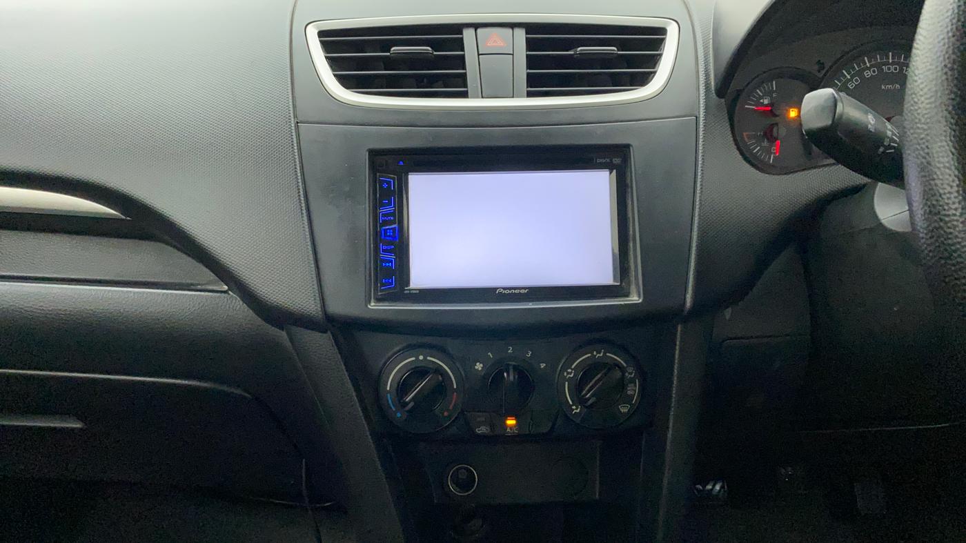 2015 Maruti Swift LXI (O), Petrol, Manual, 71,610 km, Air Conditioner
