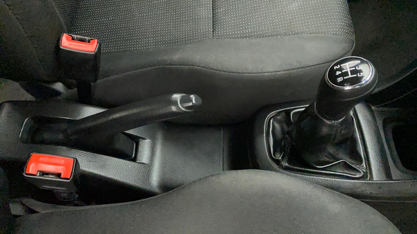 2015 Maruti Swift LXI (O), Petrol, Manual, 71,610 km, Gear Lever