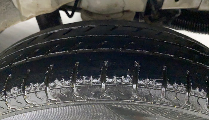 2013 Hyundai Santro Xing GL PLUS, Petrol, Manual, 69,534 km, Left Rear Tyre Tread