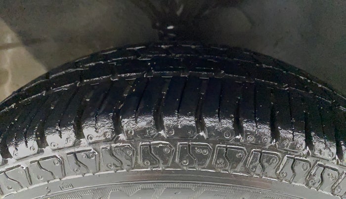 2013 Hyundai Santro Xing GL PLUS, Petrol, Manual, 69,534 km, Left Front Tyre Tread