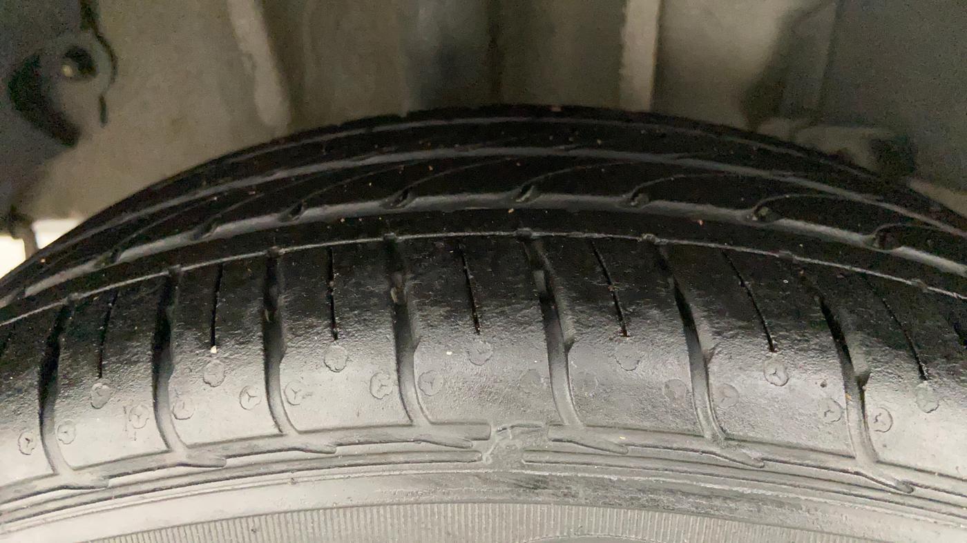 2017 Tata TIGOR XZ (O) PETROL, CNG, Manual, 57,681 km, Right Rear Tyre Tread