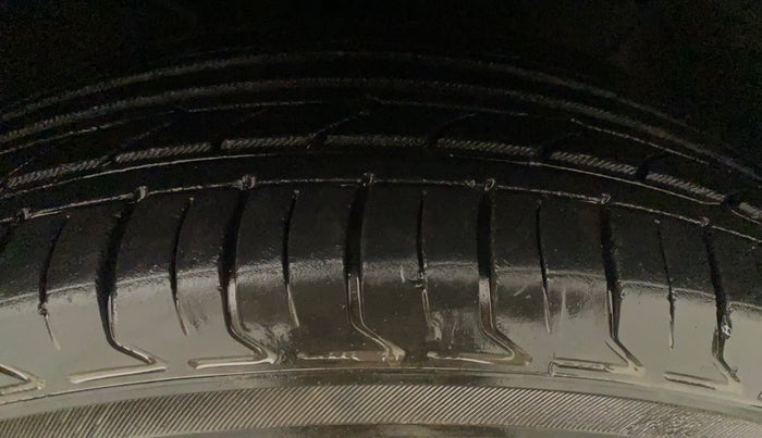 2016 Hyundai Creta SX PLUS 1.6 PETROL, Petrol, Manual, 69,147 km, Right Front Tyre Tread